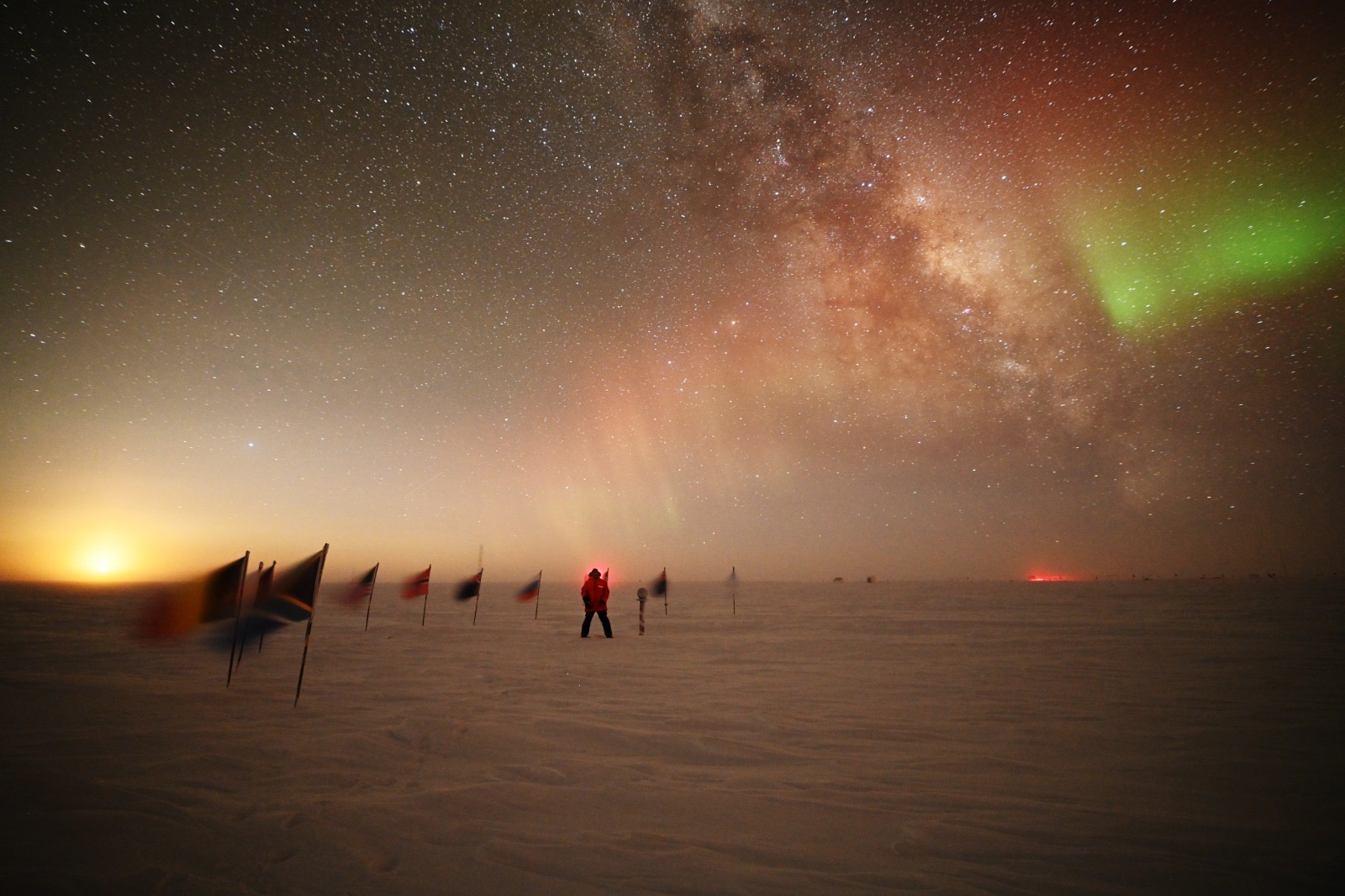 Alum Thomas Leps at the South Pole